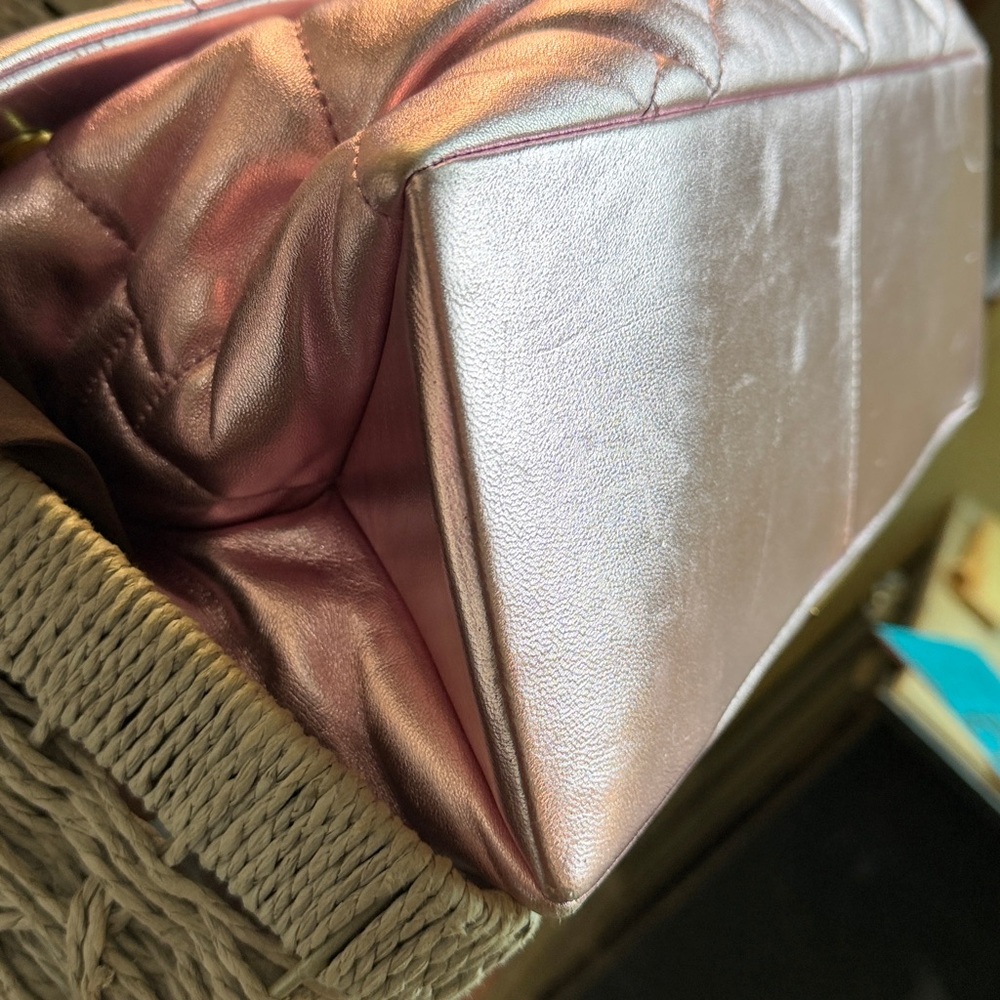 Kurt Geiger Metallic Pink Quilted Shoulder Bag - Picture 6 of 8